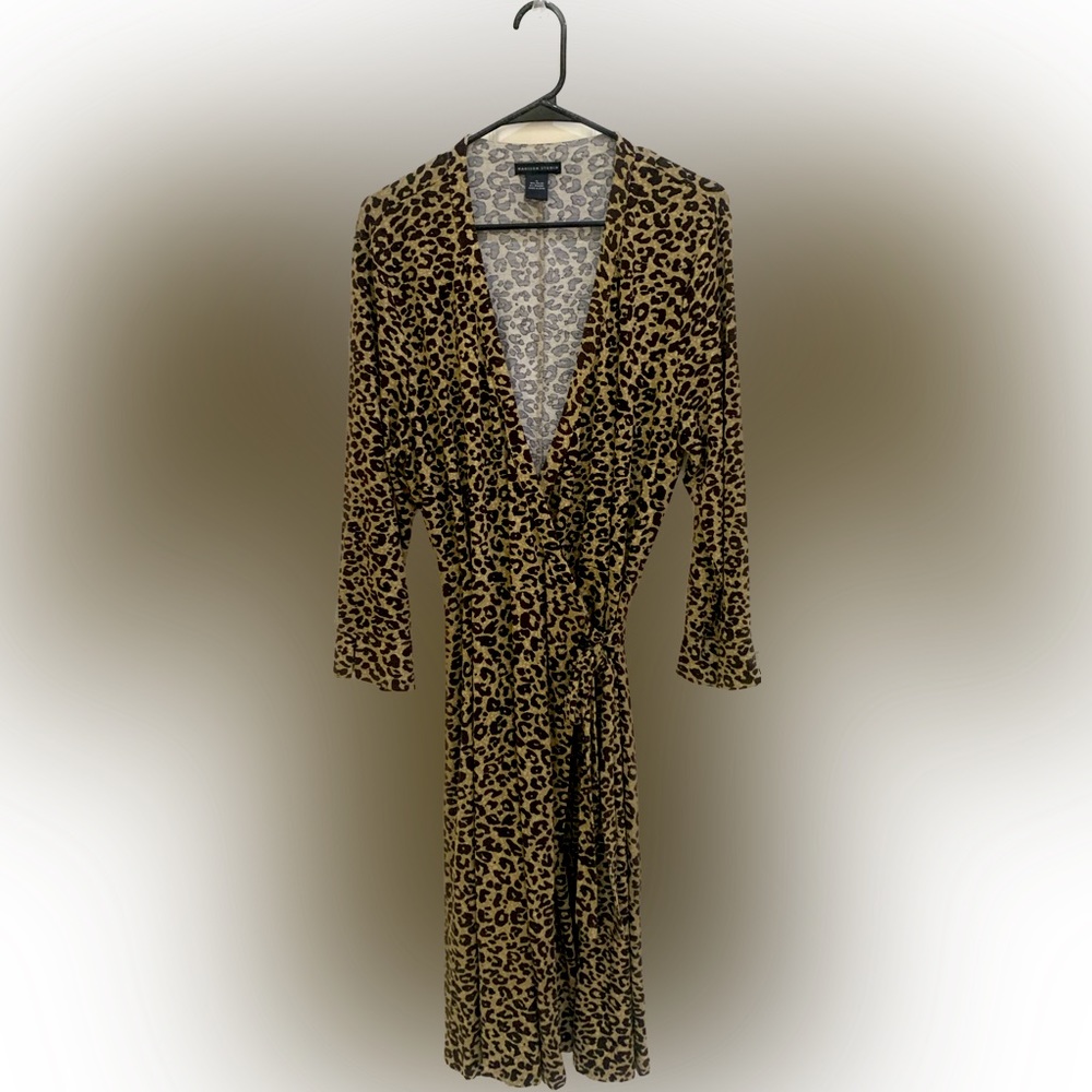 Madison Studio Women’s XL Wrap Dress
